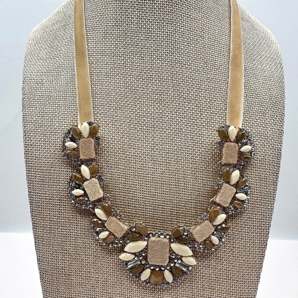 Vintage Y2K Gold Tone Rhinestone Statement Bib Necklace Beige Velvet Jewelry